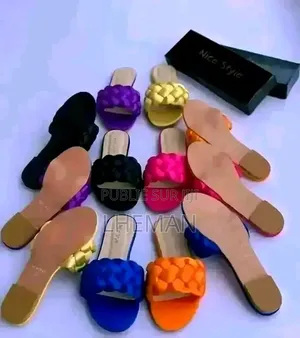 Sandale Féminine Très Excitable Et Pratique Et Très Accessible À Tout