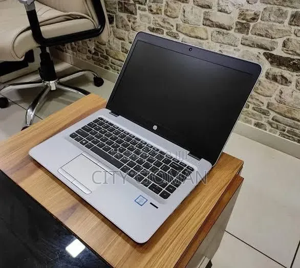 Nouveau HP EliteBook 840 G3 8GB Intel Core i5 HDD+SSD 500GB