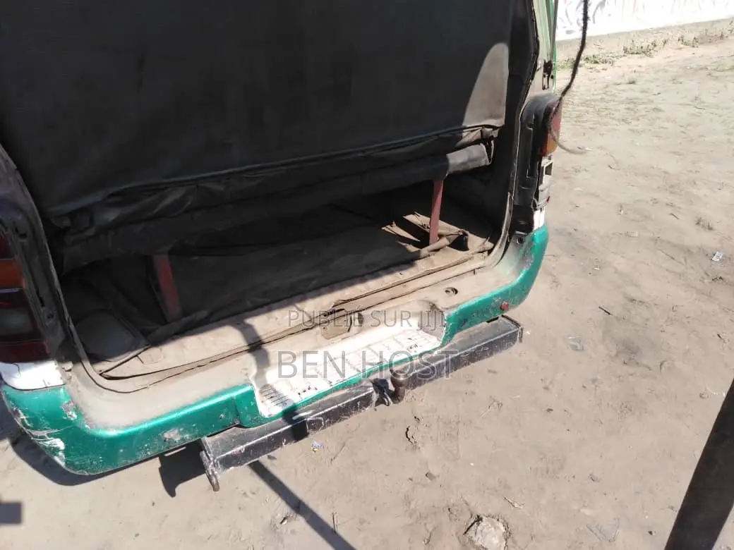 Toyota HiAce 2010 Vert