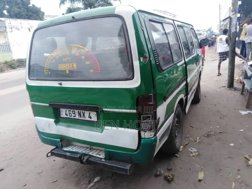 Toyota HiAce 2010 Vert