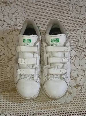 C'est Une Paire De Basket Smith