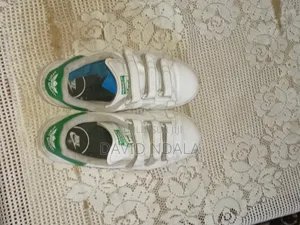 C'est Une Paire De Basket Smith