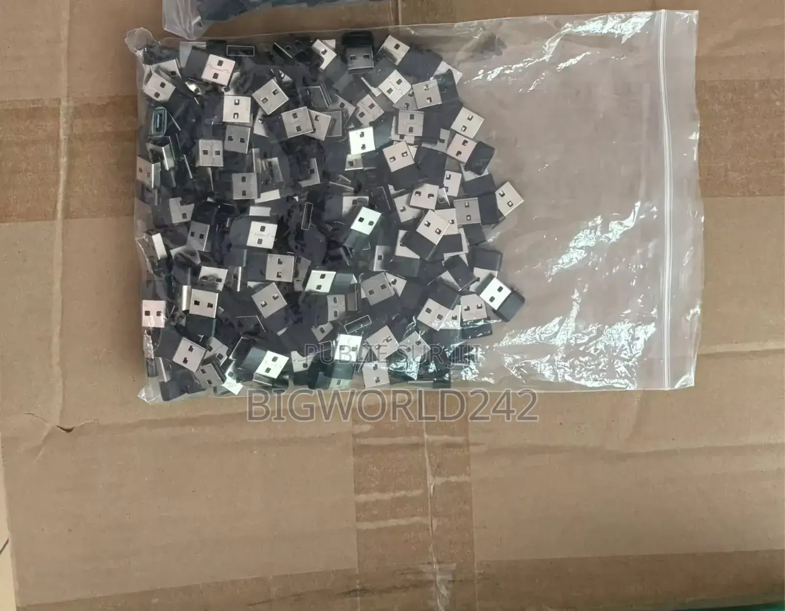 Connecteur Type C • Usb