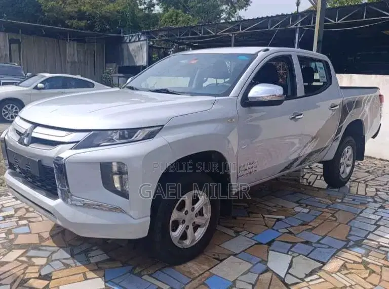 Mitsubishi Jeep 2019 Blanc