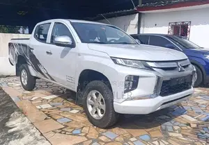 Mitsubishi Jeep 2019 Blanc