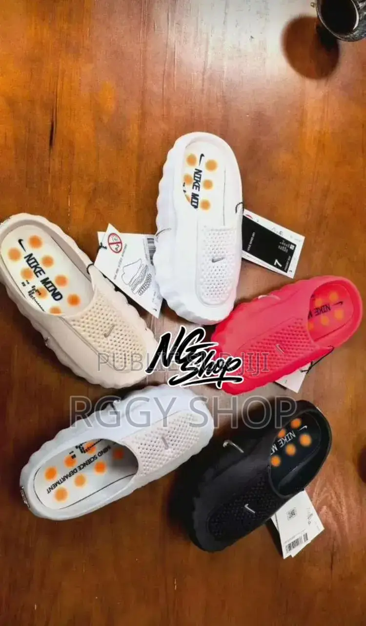 Crocs Et Nike Mind