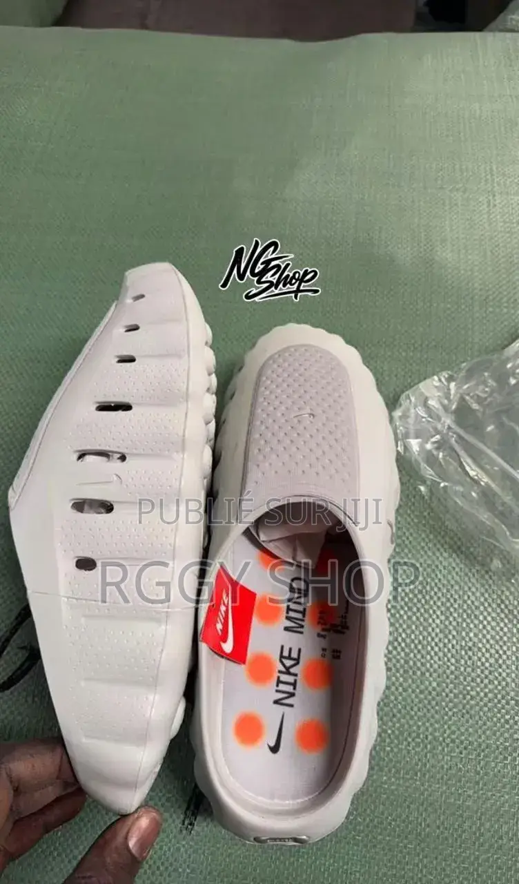 Crocs Et Nike Mind