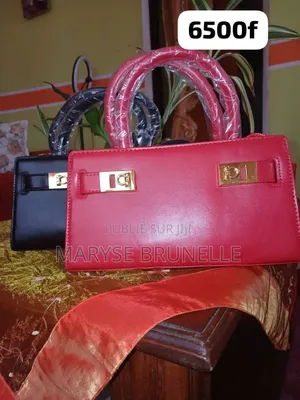 Sac À Vendre ! Disponible Dans La Vie De Pointe Noire À 6500f