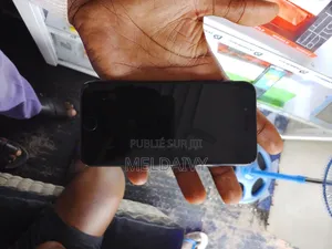 Apple iPhone 7 32 GB Noir