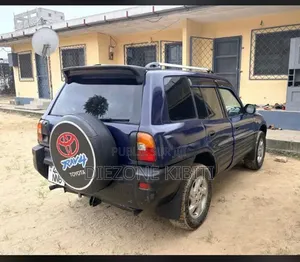 Toyota RAV4 2025 Gris