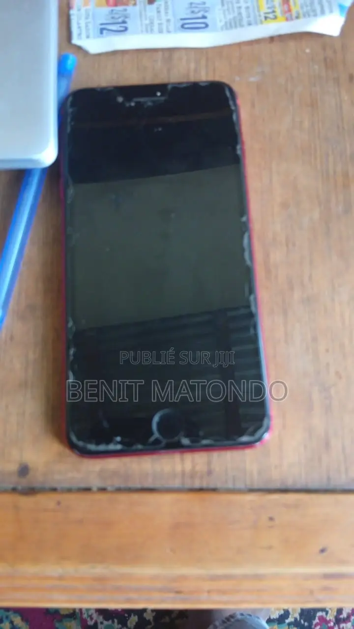 Apple iPhone 8 Plus 64 GB Rouge