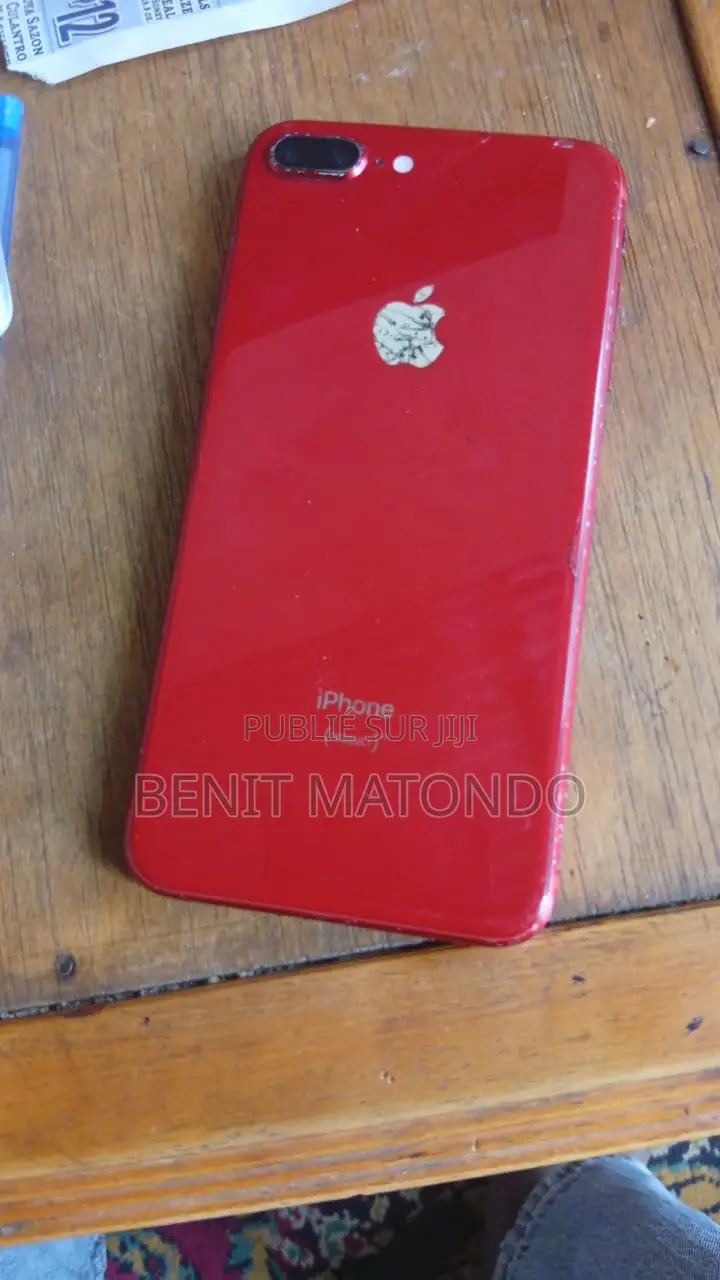Apple iPhone 8 Plus 64 GB Rouge