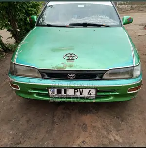 Toyota Corolla S 5-Speed 2013 Vert