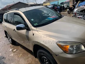 Toyota RAV4 2019 Jaune