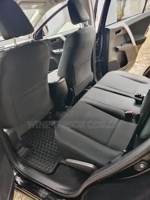Toyota RAV4 LE 4dr SUV AWD (2.5L 4cyl 6A) 2018 Noir