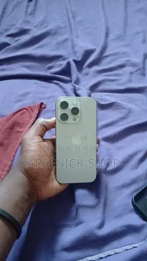 Apple iPhone 15 Pro 128 GB Gris