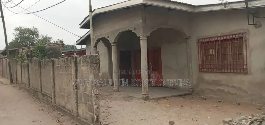 Parcelle À Vendre À Brazzaville