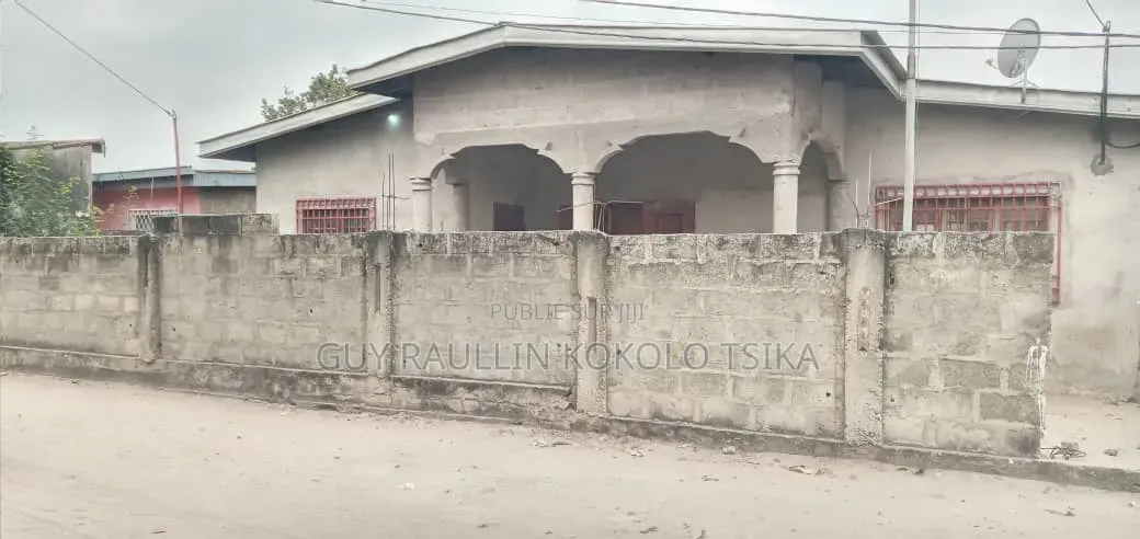 Parcelle À Vendre À Brazzaville
