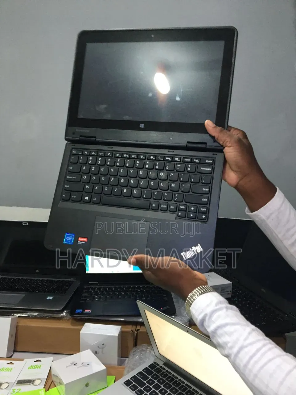 Nouveau Ordinateur portable Lenovo ThinkPad Yoga 4GB Intel SSD 500GB