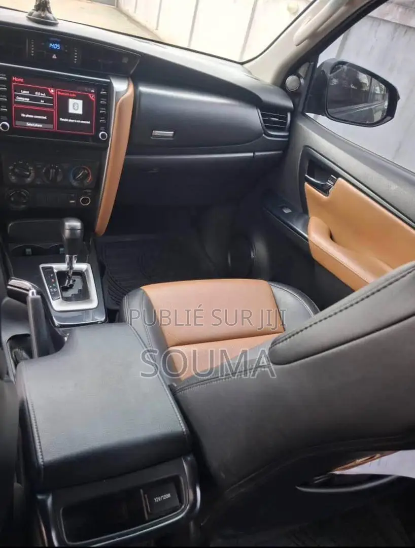 Toyota Fortuner 2023 Noir