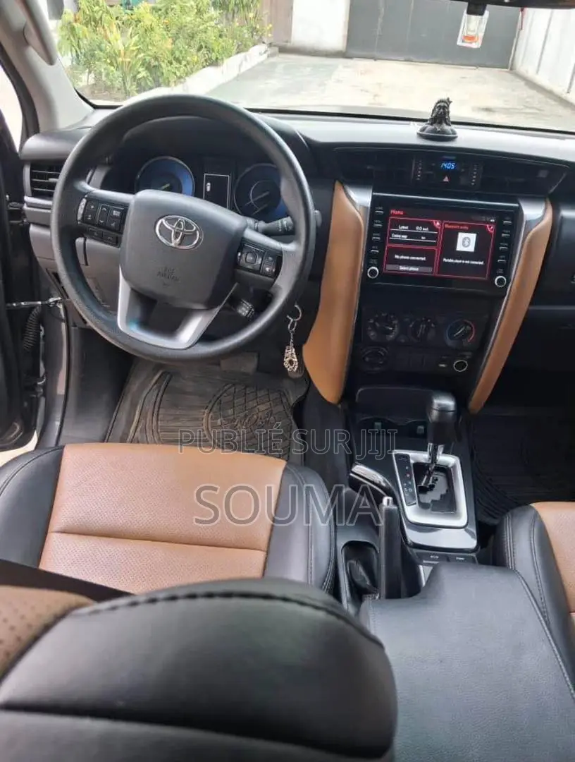 Toyota Fortuner 2023 Noir