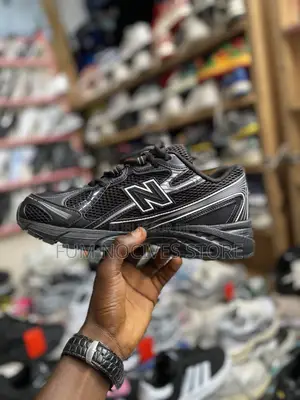 New Balance 740