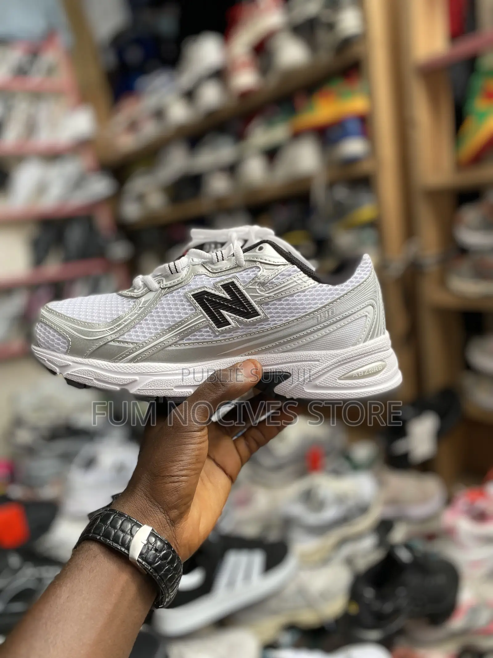 New Balance 740