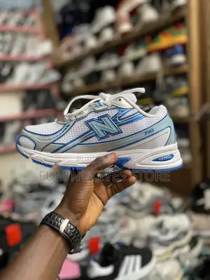 New Balance 740