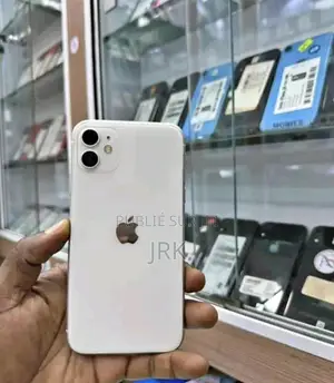 Nouveau Apple iPhone 11 64 GB Noir