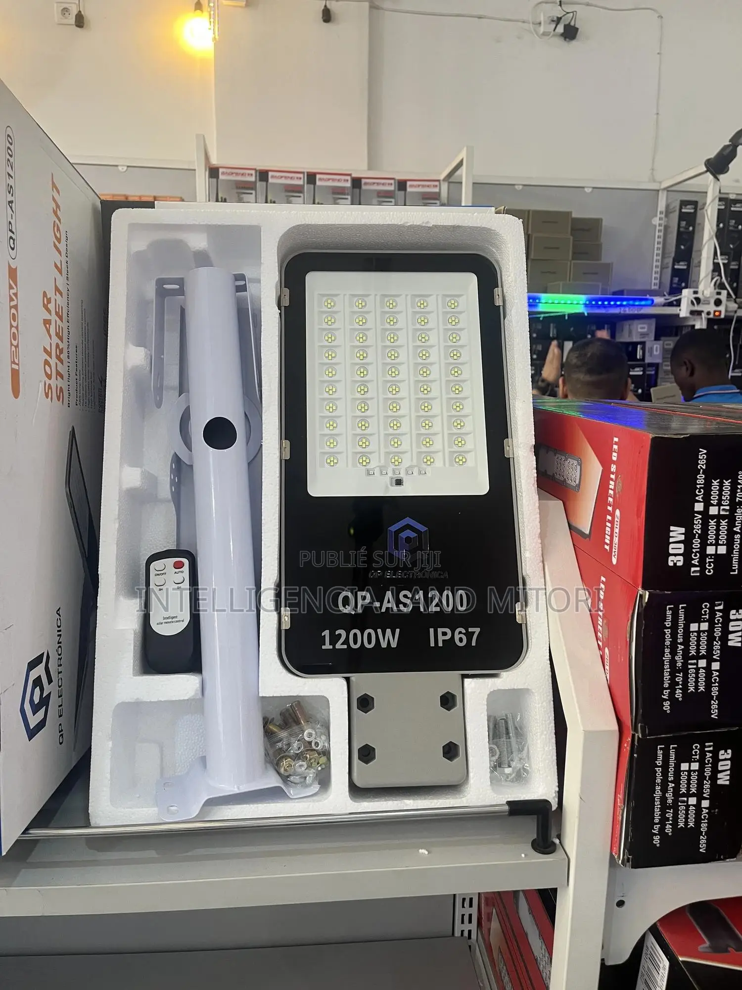 Lampadaire Solaire 1200w