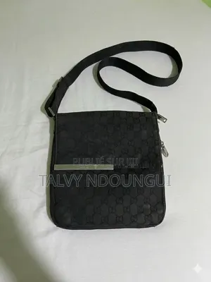 Sacoche Gucci Noire en Toile Monogrammée