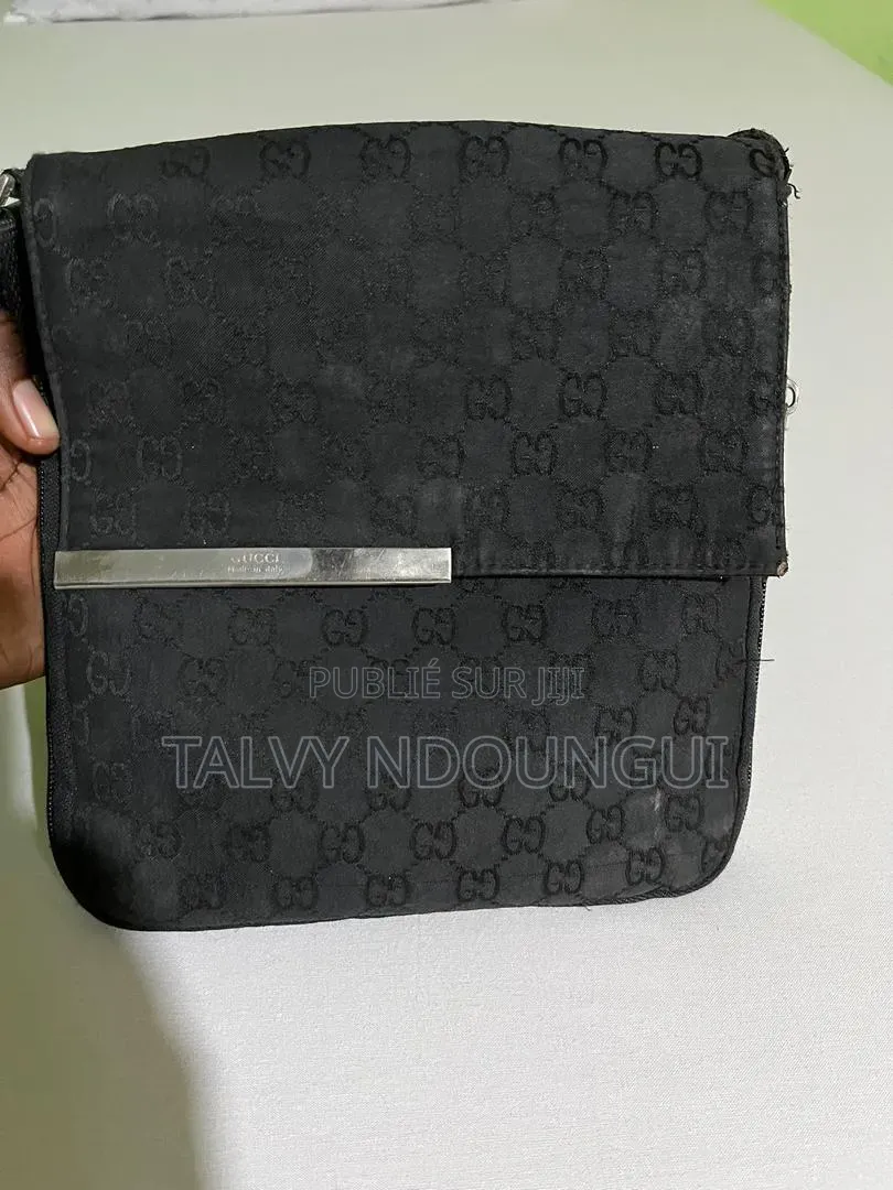 Sacoche Gucci Noire en Toile Monogrammée
