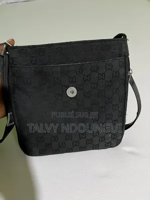 Sacoche Gucci Noire en Toile Monogrammée