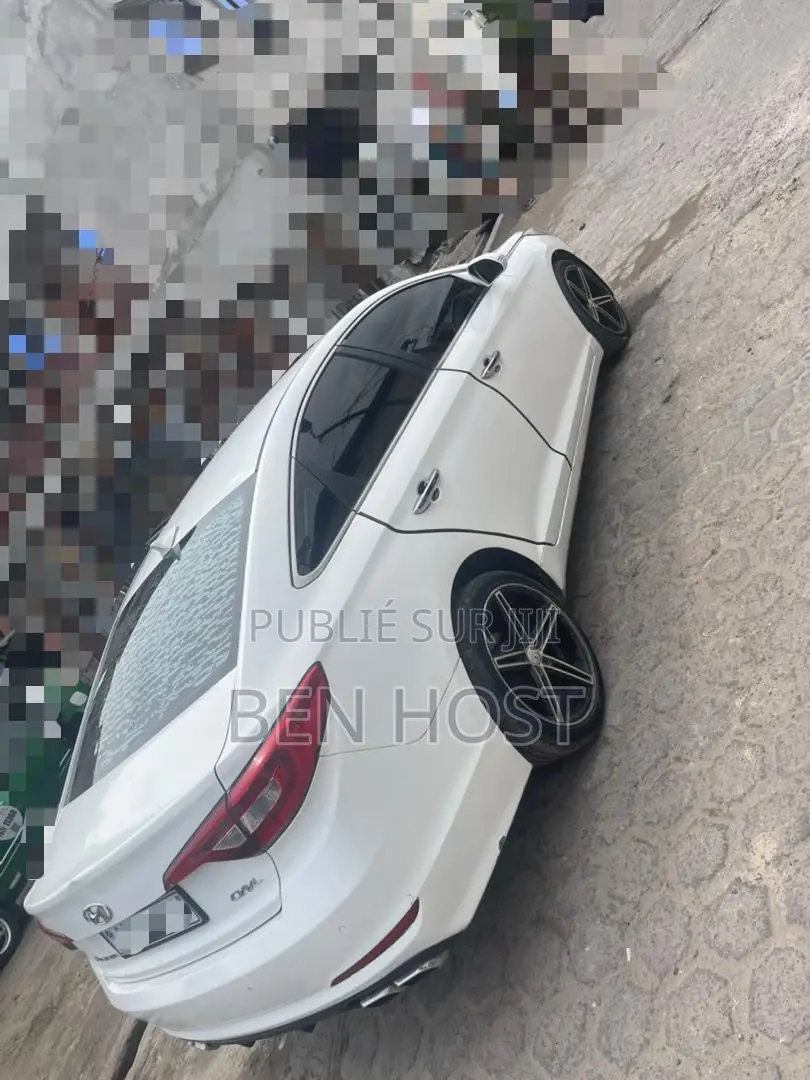 Hyundai Sonata Limited 2.0T Seban (2.0L 4cyl 6A) 2017 Blanc