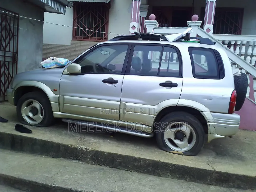 Suzuki Grand Vitara 2000 Vert