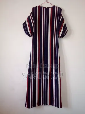 Robe Longue Rayée Chic Et Élégante