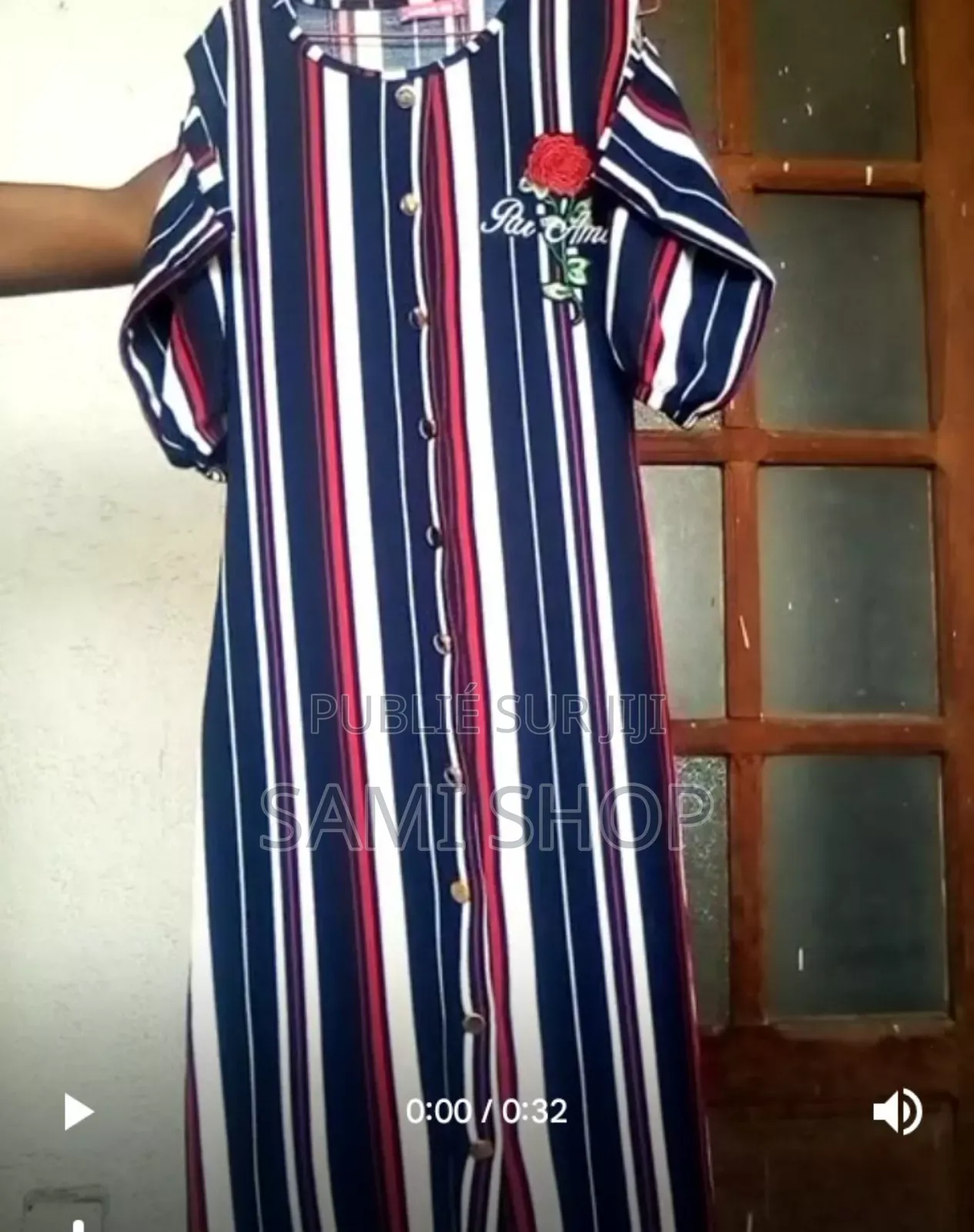 Robe Longue Rayée Chic Et Élégante