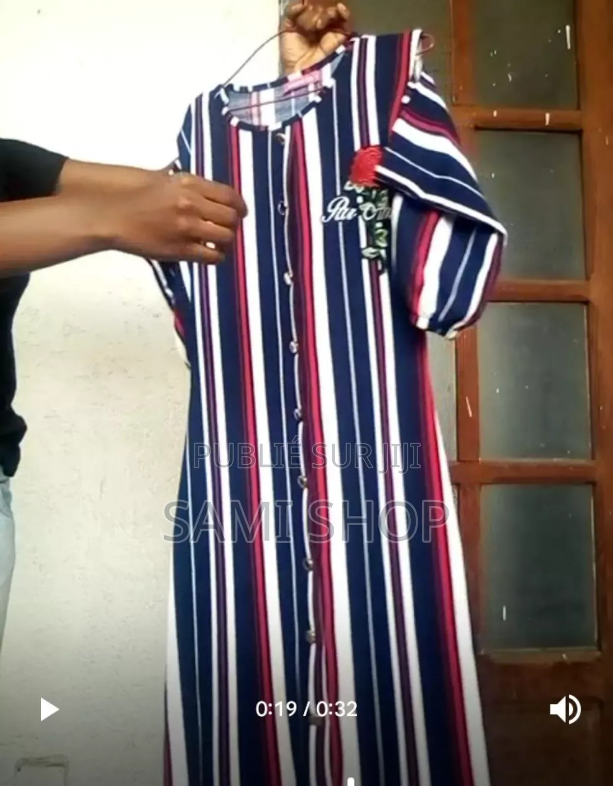 Robe Longue Rayée Chic Et Élégante