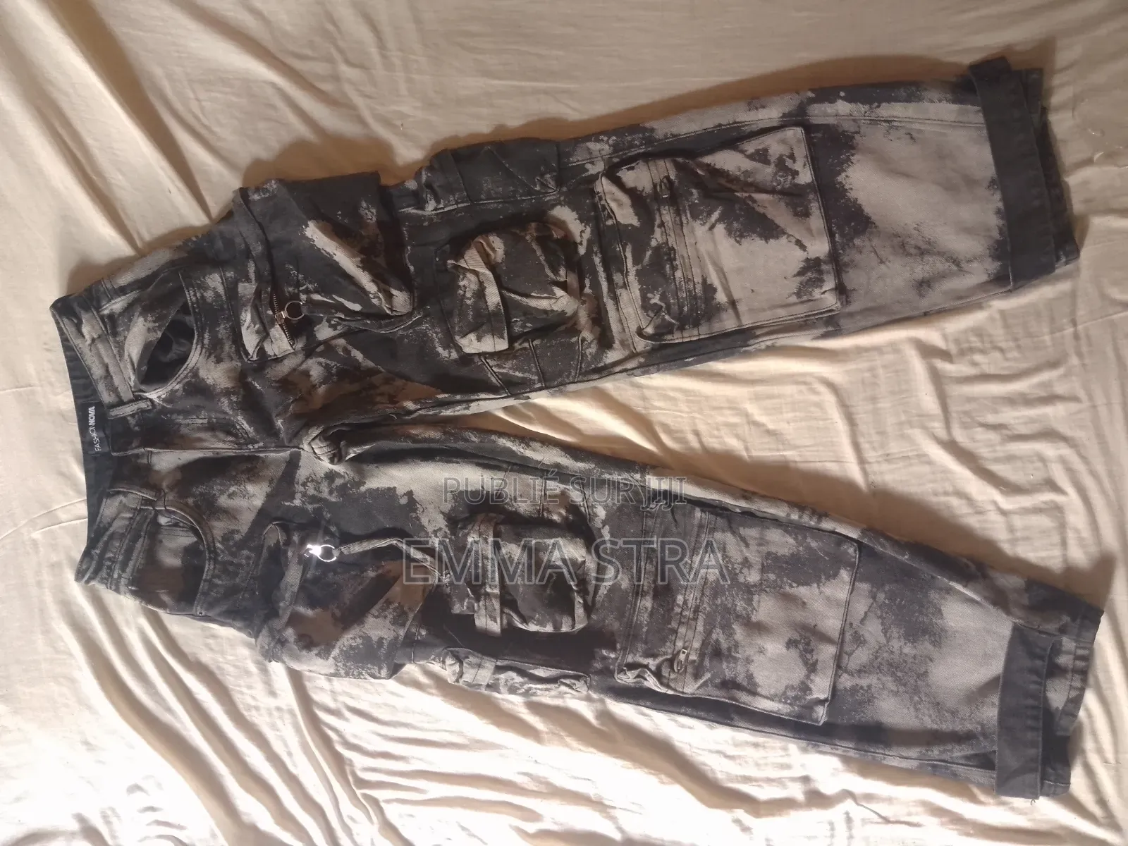 Vente d'Un Pantalon Cargo À 13 Poche