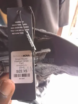 Vente d'Un Pantalon Cargo À 13 Poche