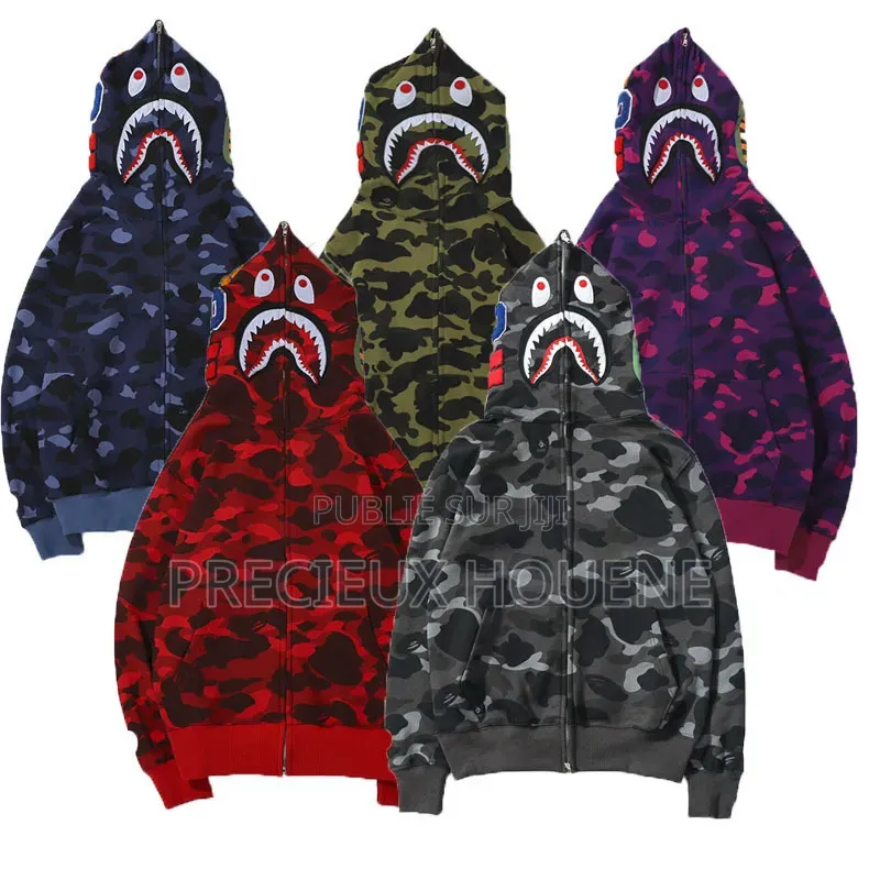 Pull De La Marque Requin