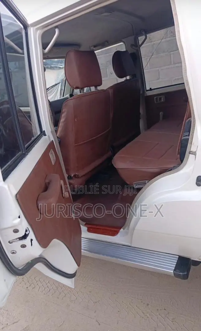 Toyota Land Cruiser 2000 Blanc