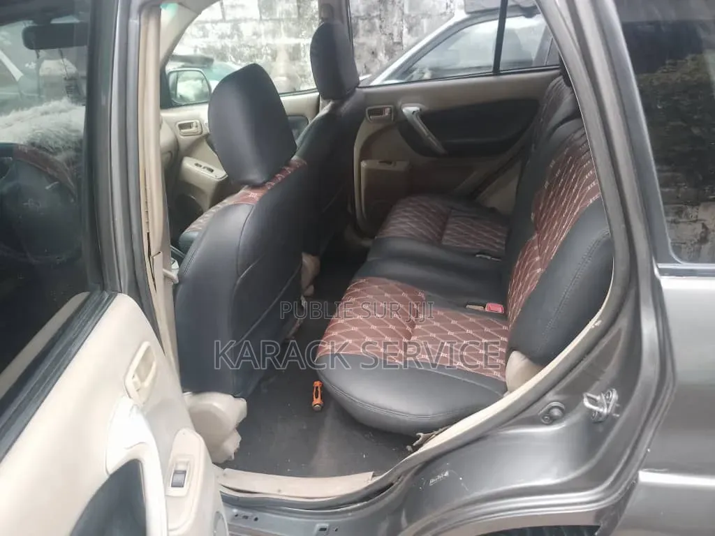 Toyota RAV4 2005 Gris