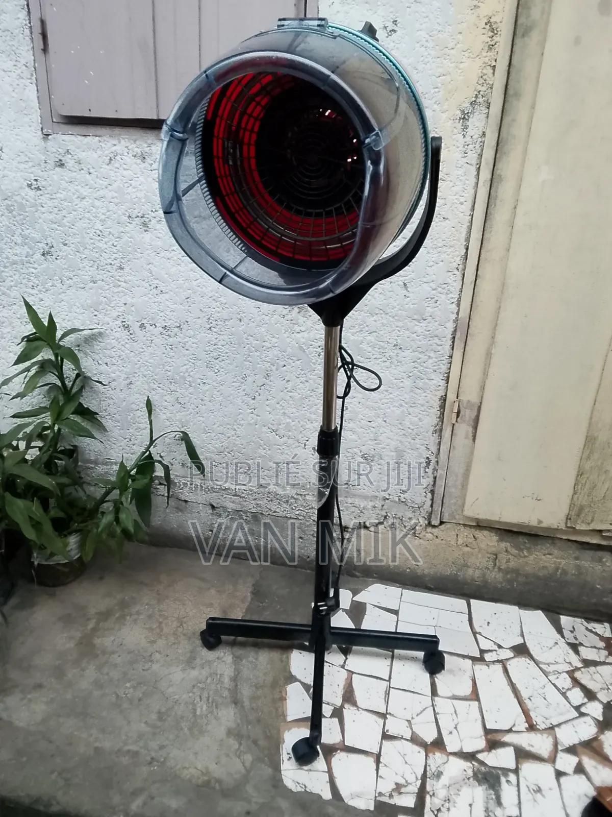 Un Casque Professionnel De Salon De Coiffure