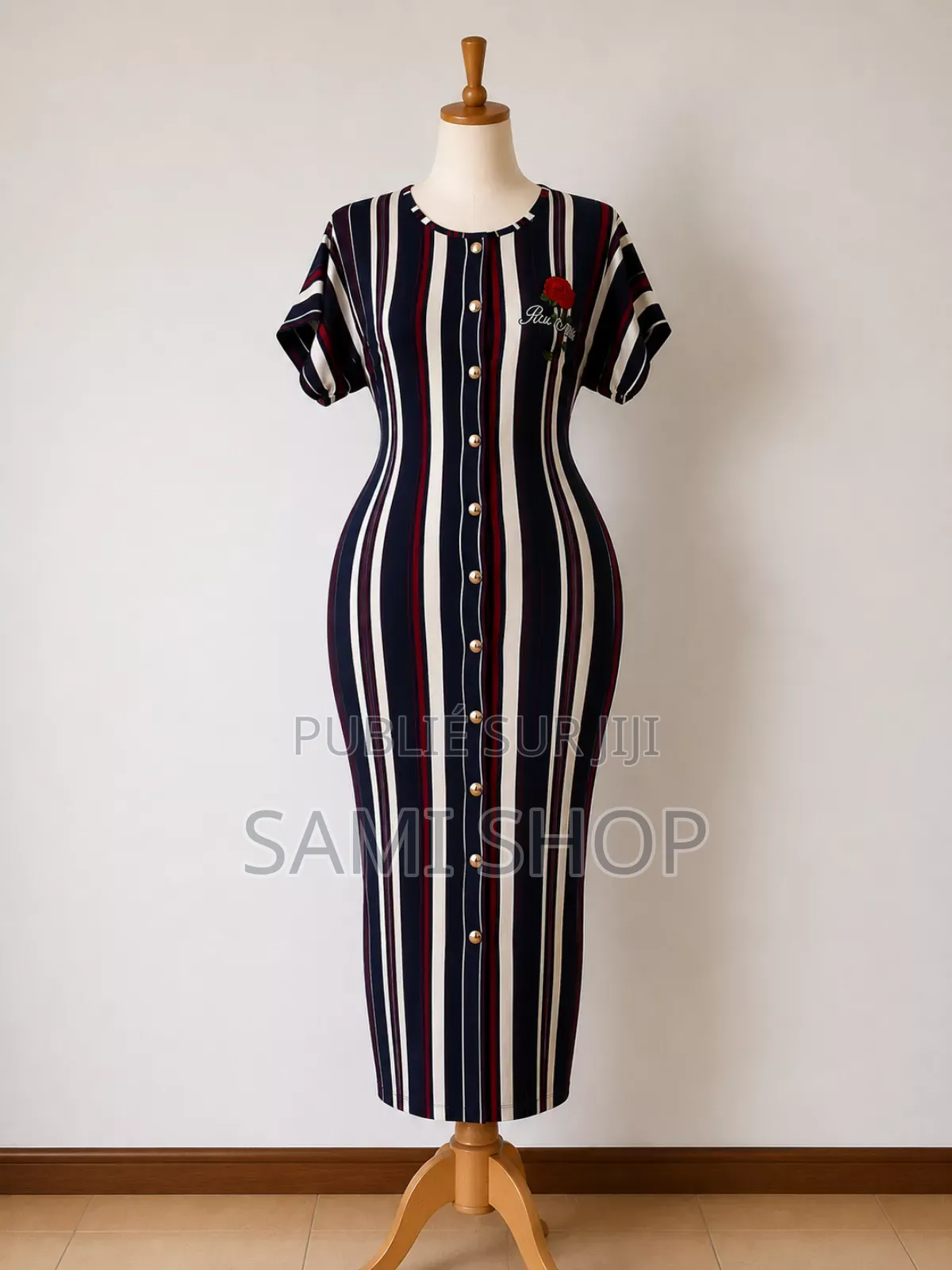 Robe Longue Rayée Chic Et Élégante