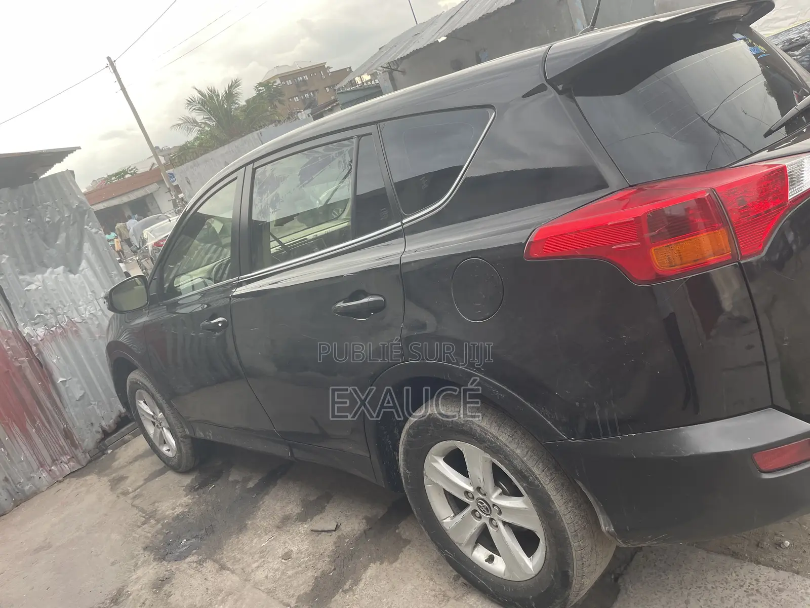 Toyota RAV4 XLE 4dr SUV (2.5L 4cyl 6A) 2015 Noir
