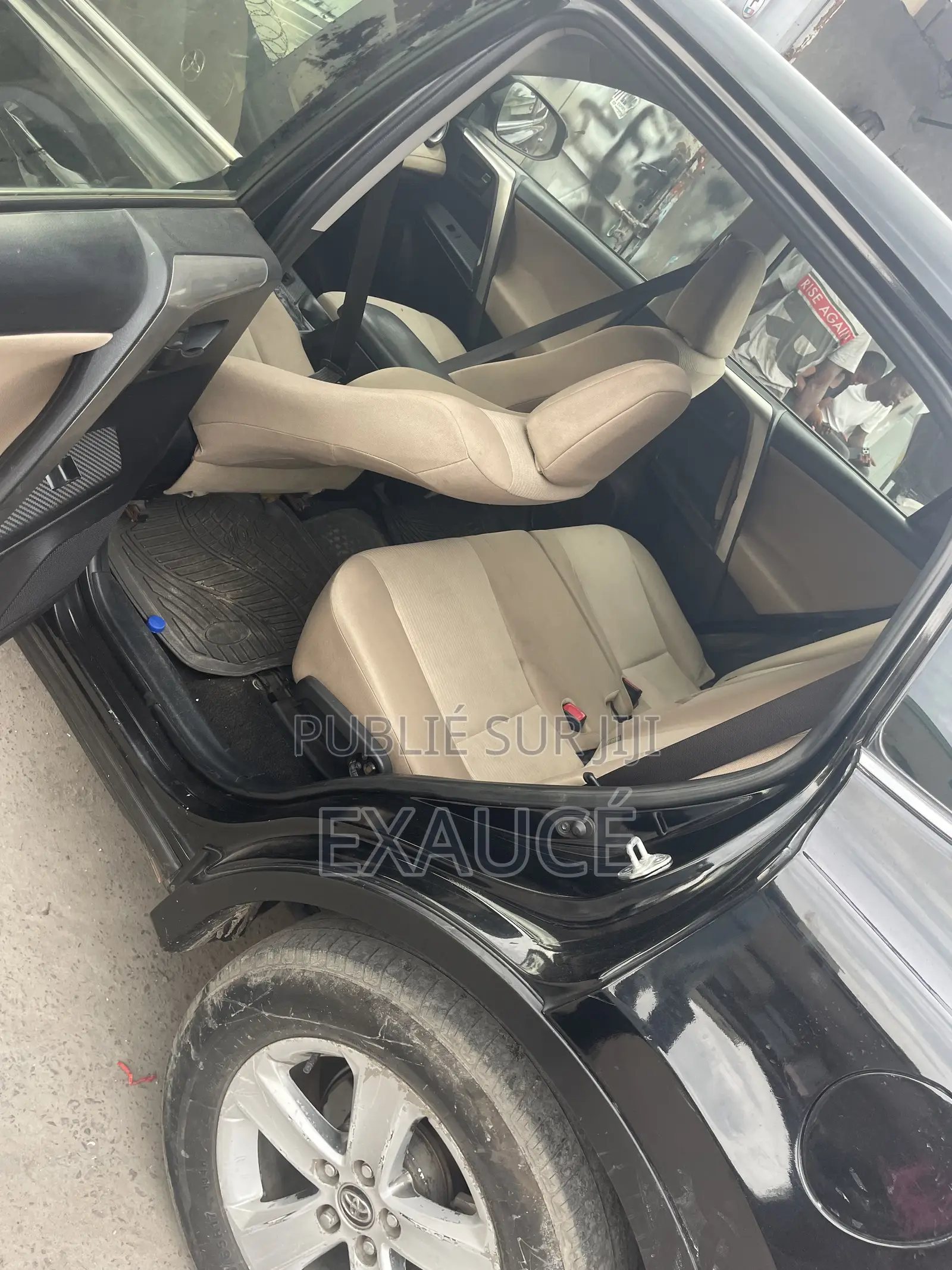 Toyota RAV4 XLE 4dr SUV (2.5L 4cyl 6A) 2015 Noir
