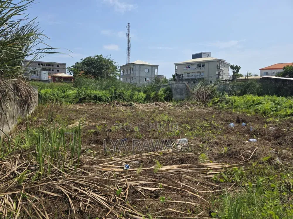 2chbre Maison de ville/terrasse dans Mpita Pnr / Aps, Lumumba à Vendre