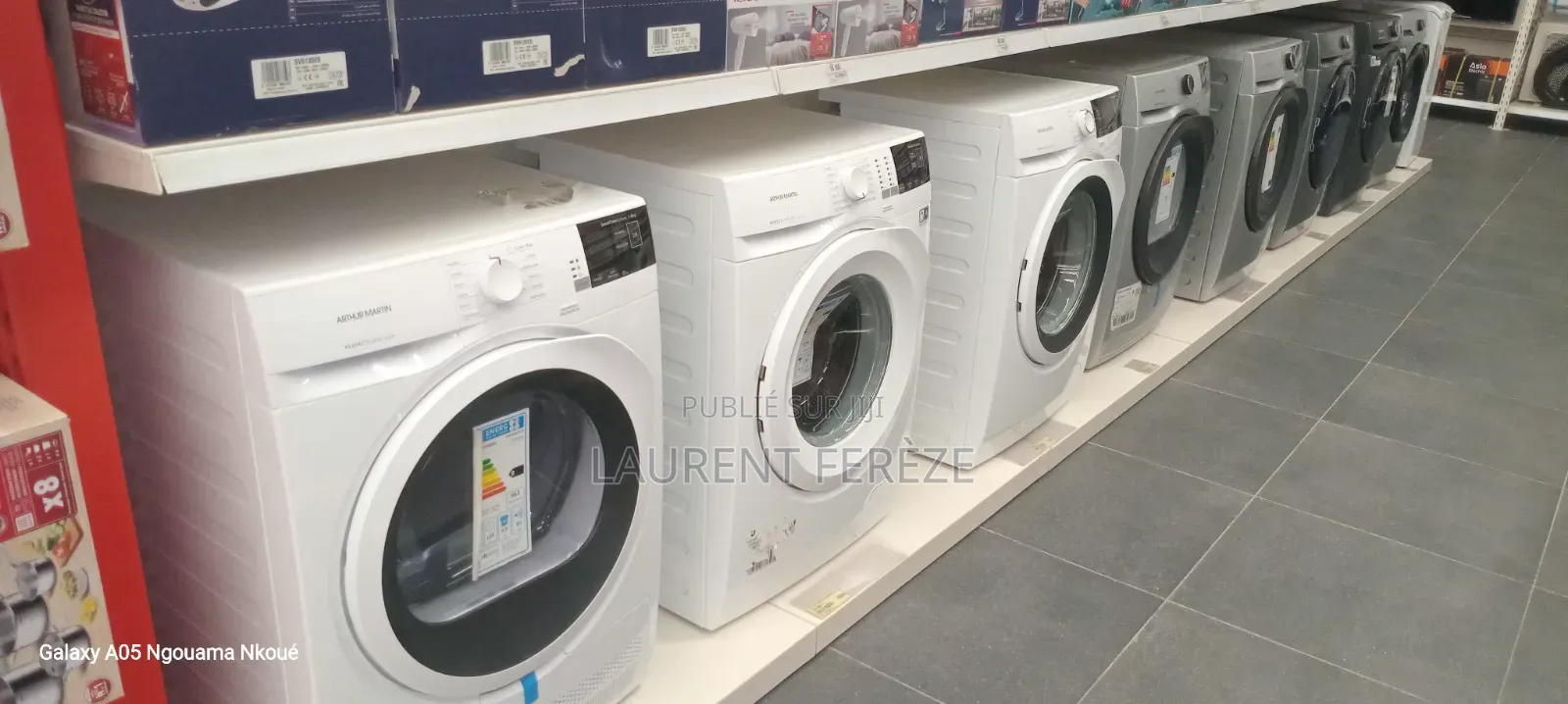 Il Y'a Des Machines À Laver Automatiques, Les Lave Vaisselle Etc