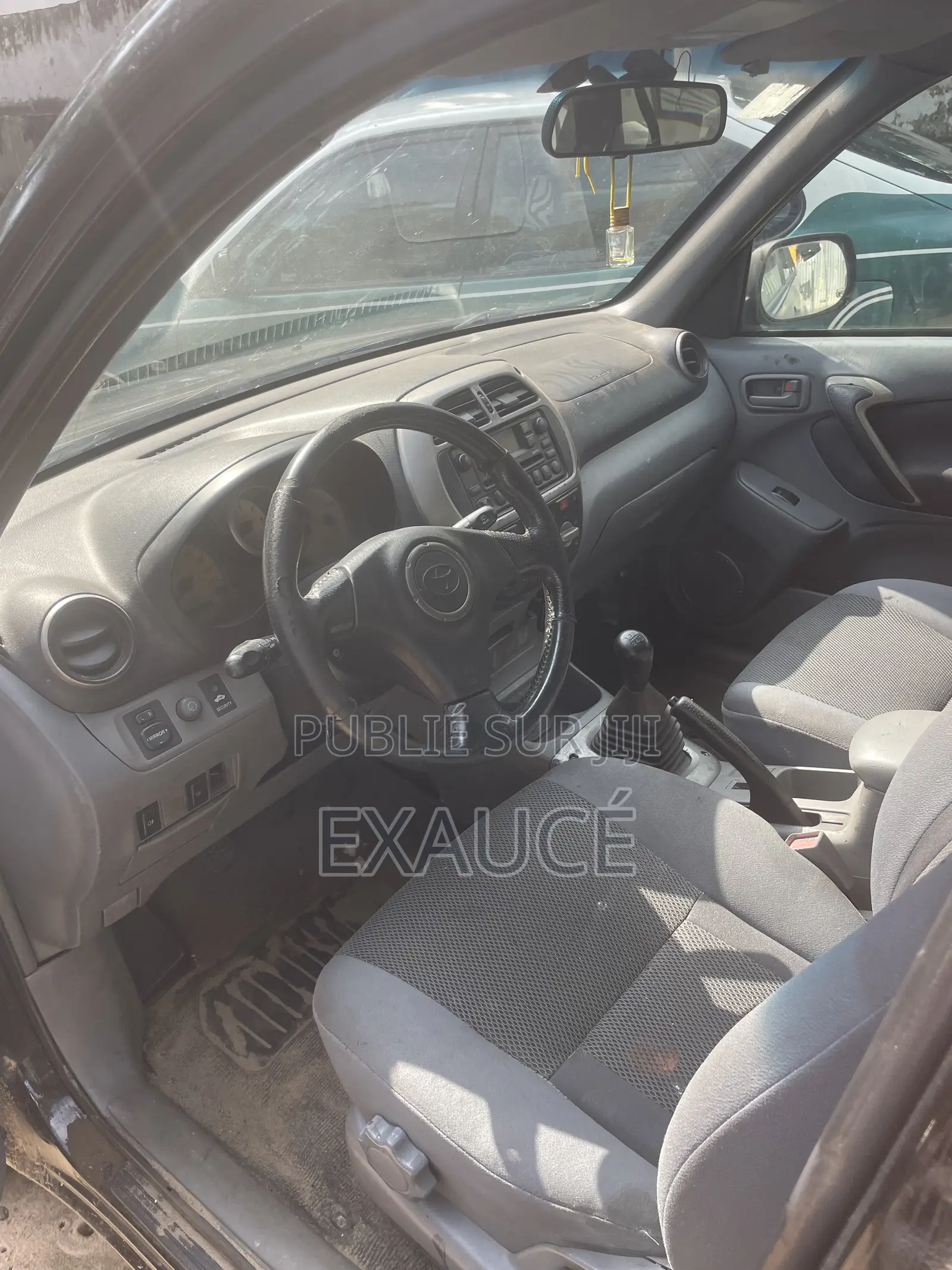 Toyota RAV4 Automatic 2000 Noir